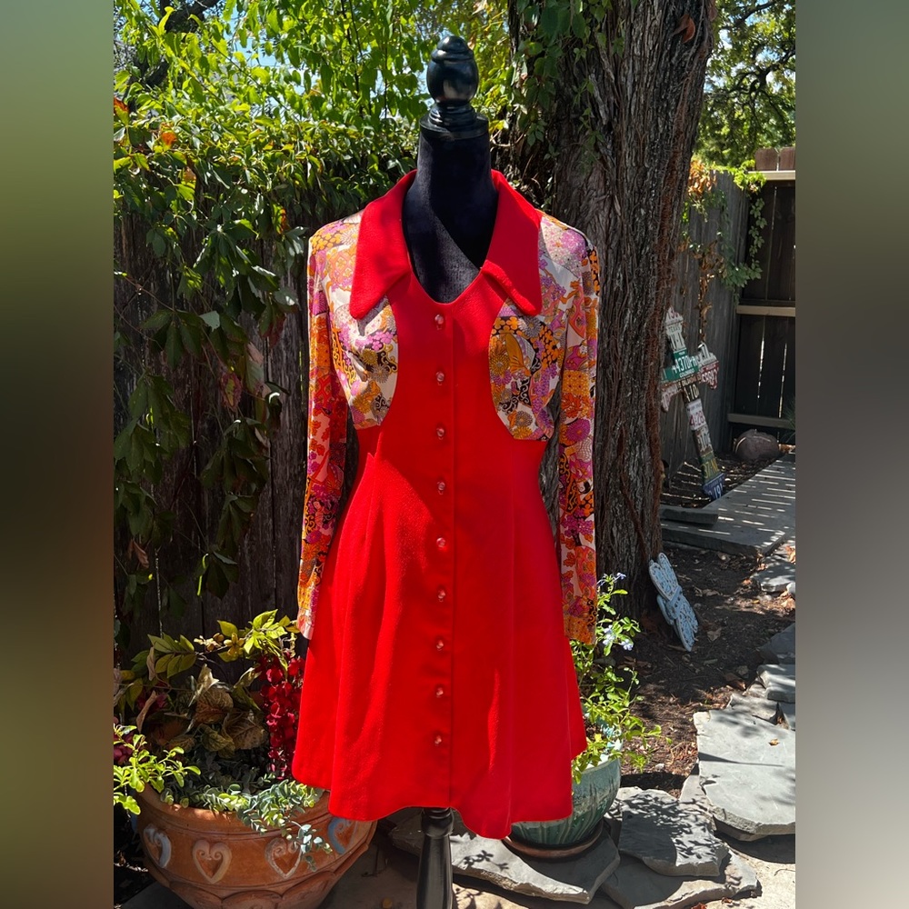 Vintage Long Sleeve Mini Dress, MEDIUM, Groovy Print, Red, Button Down, Collared